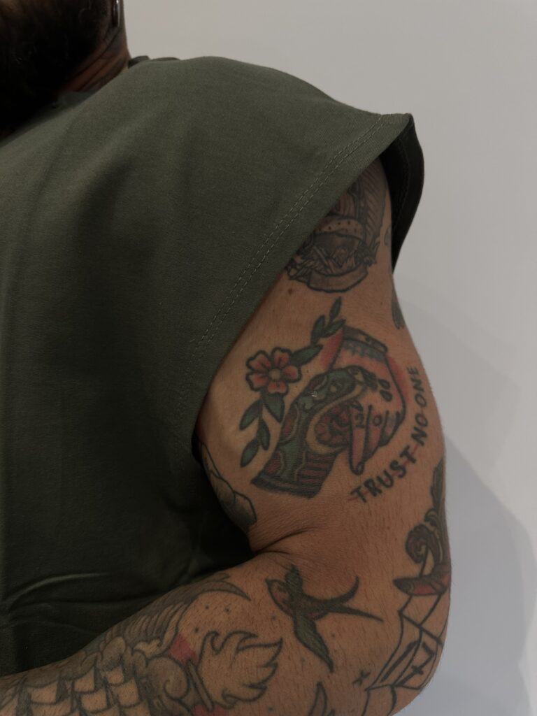 T-SHIRT SLEEVELEES - immagine 2