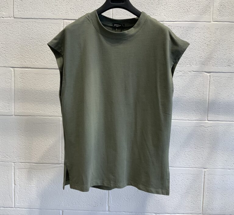 T-SHIRT SLEEVELEES
