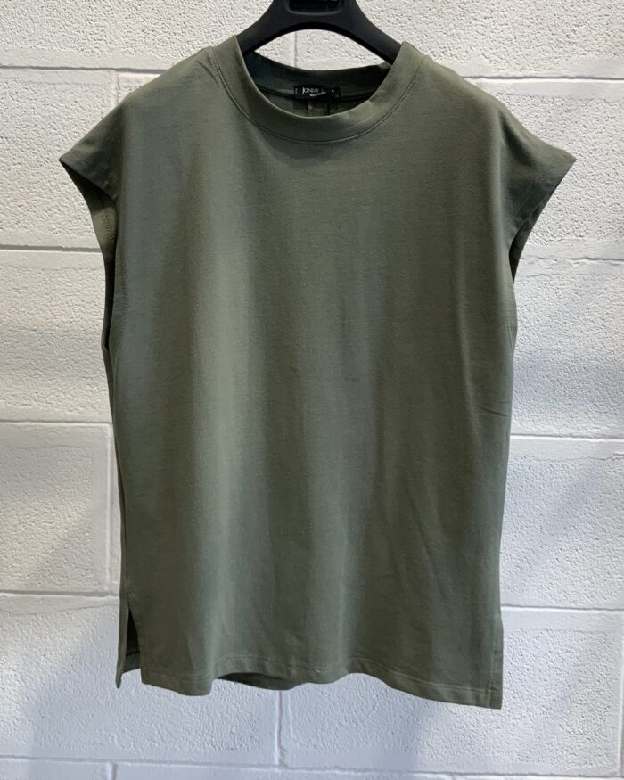T-SHIRT SLEEVELEES